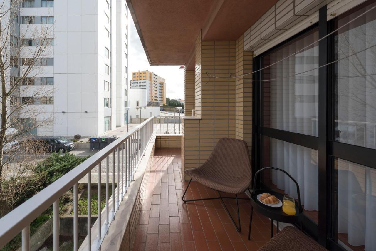 וילה נובה דה גאיה Lovelystay - Newly Decorated 2Br Flat With Free Parking מראה חיצוני תמונה