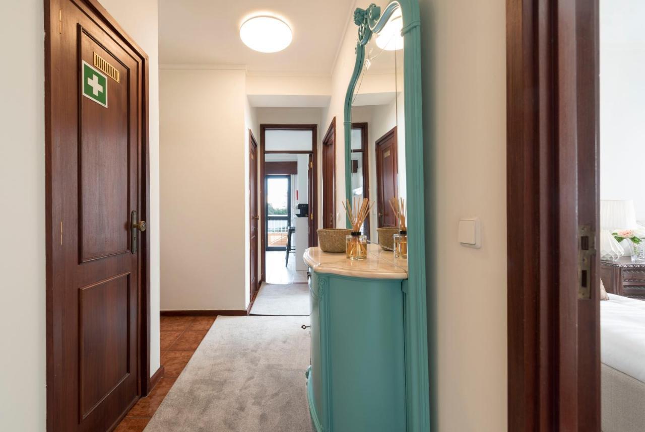 וילה נובה דה גאיה Lovelystay - Newly Decorated 2Br Flat With Free Parking מראה חיצוני תמונה