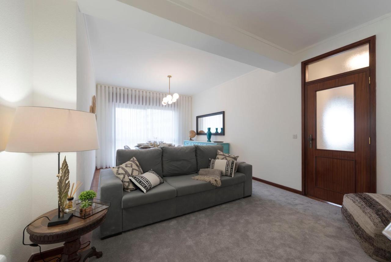וילה נובה דה גאיה Lovelystay - Newly Decorated 2Br Flat With Free Parking מראה חיצוני תמונה